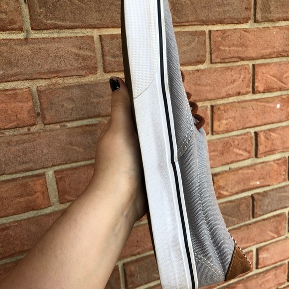 Men’s Vans - Picture 4 of 6